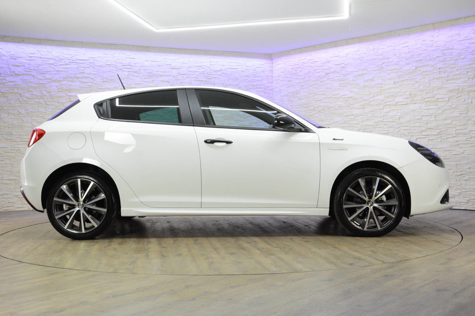 ALFA ROMEO Giulietta 1.4 TB Sprint, Petrol, Second hand / Used, Manual - 5
