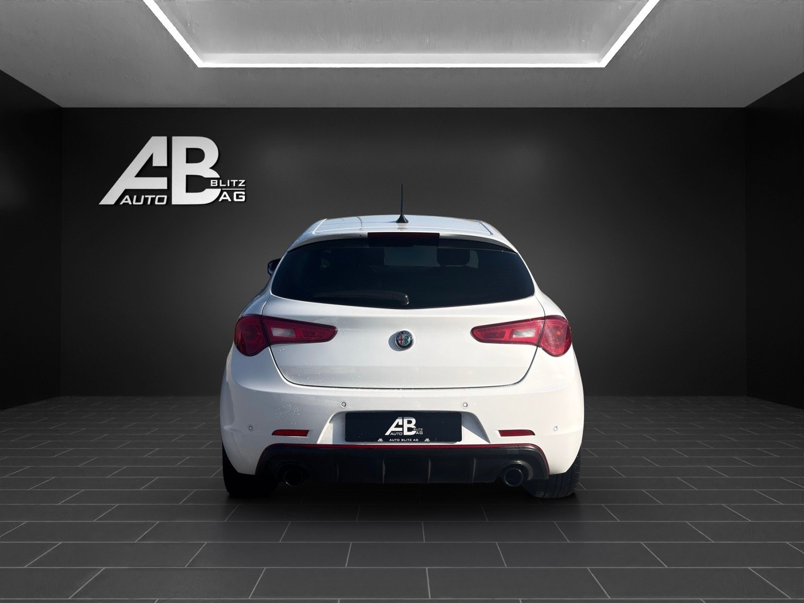 ALFA ROMEO Giulietta 2.0 JTDM Veloce TCT Carbon Edition mit, Diesel, Occasion / Utilisé, Automatique - 4
