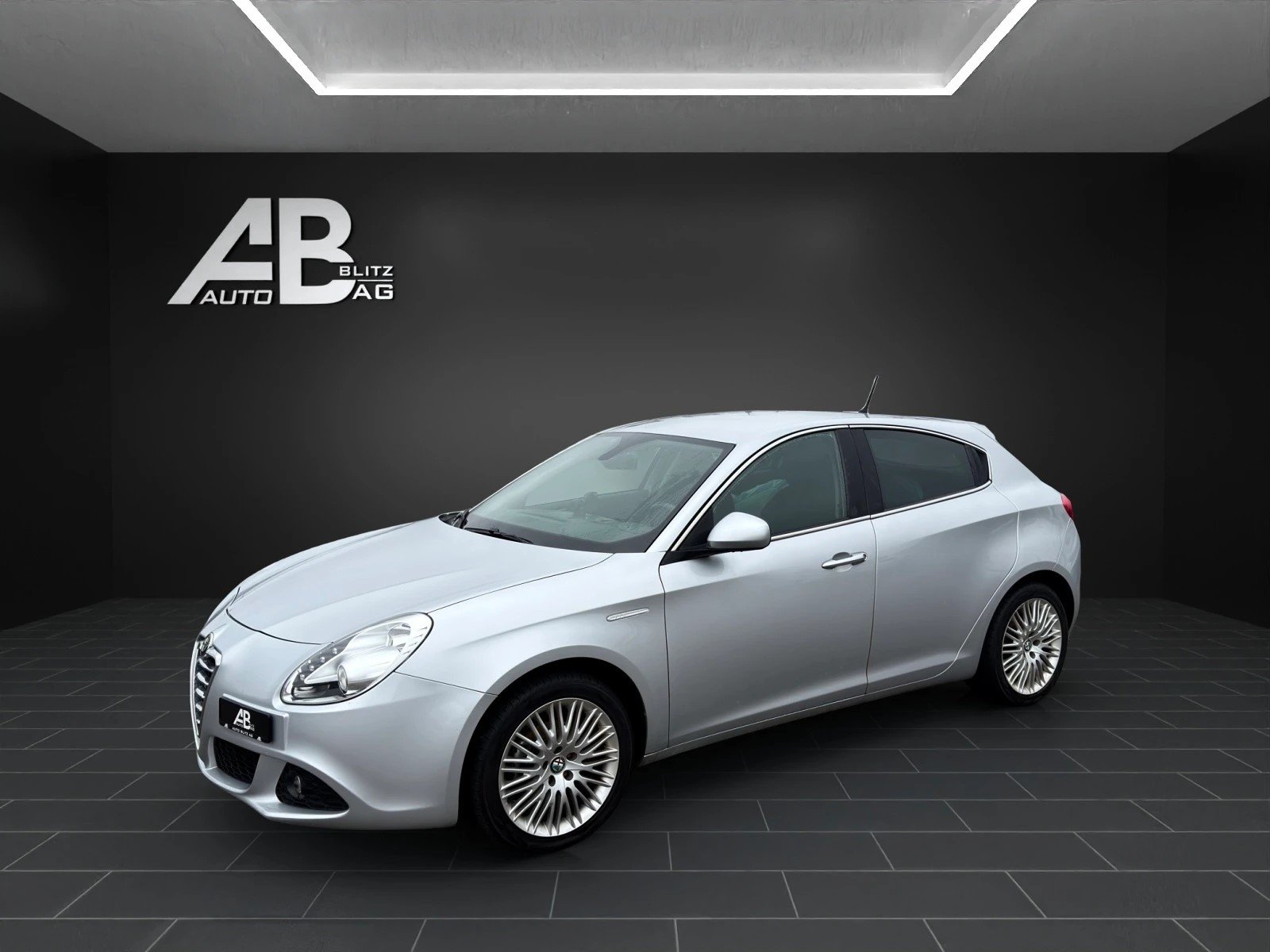 ALFA ROMEO Giulietta 1.6 JTDM Distinctive, Diesel, Occasioni / Usate, Manuale - 2