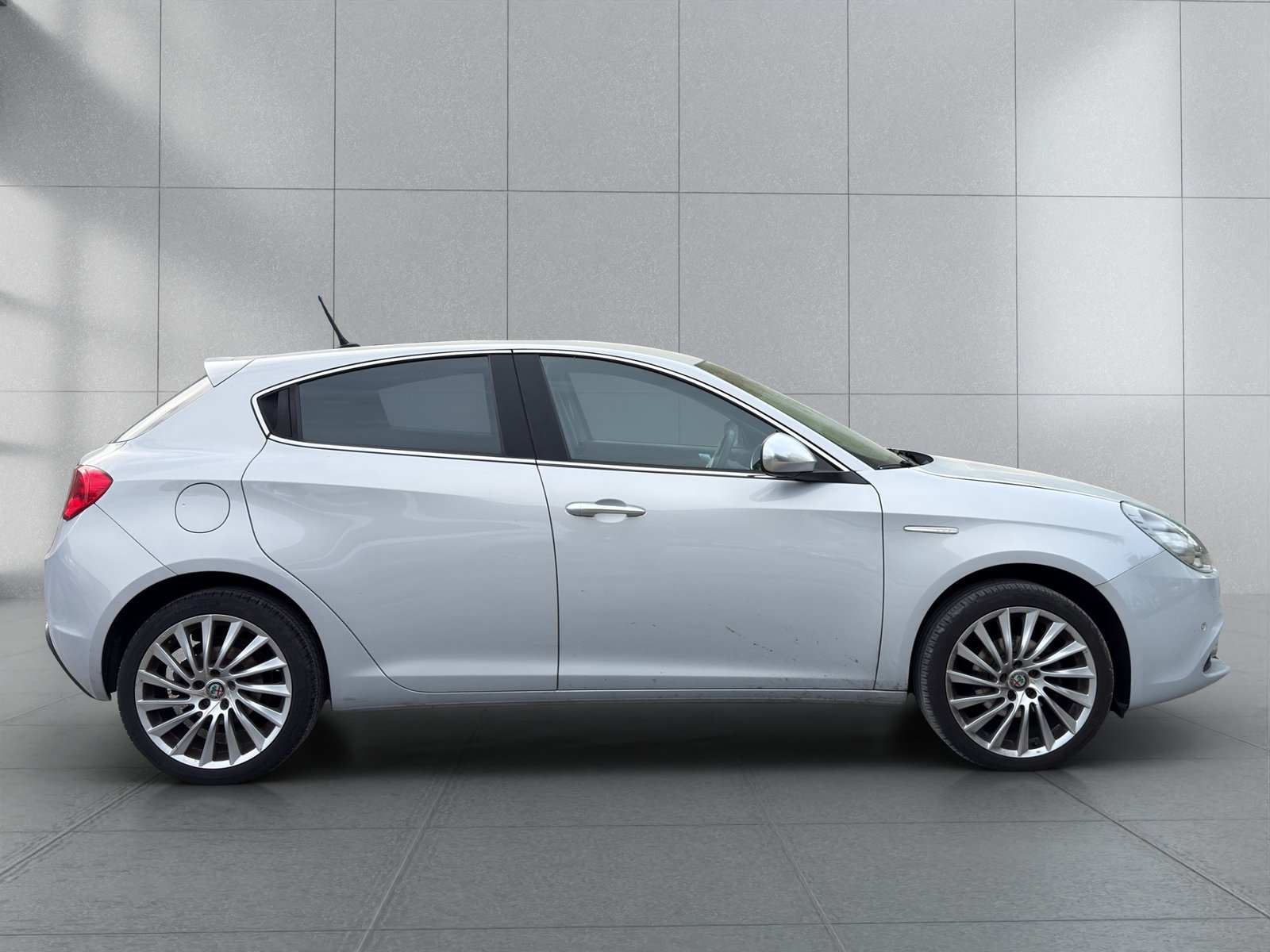 ALFA ROMEO Giulietta 1.4 T, Petrol, Second hand / Used, Manual - 5