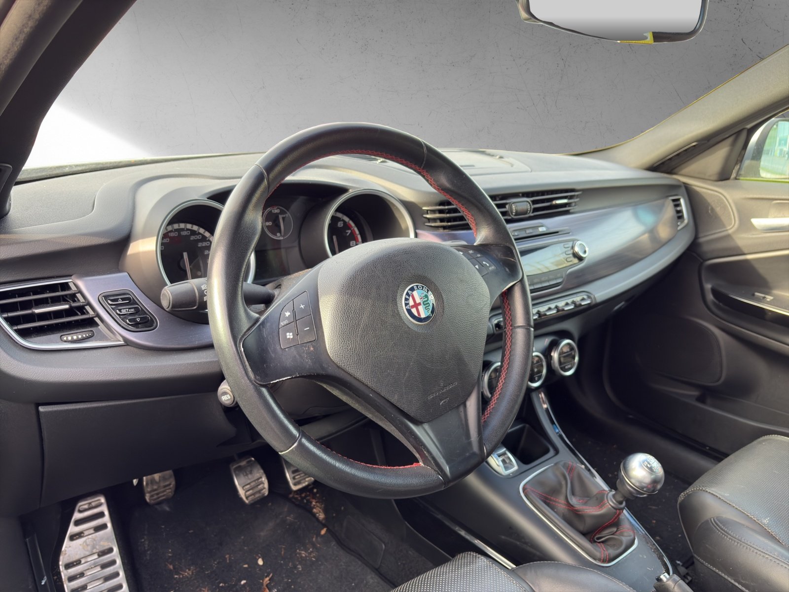 ALFA ROMEO Giulietta 1750 TBi Quadrifoglio Verde, Essence, Occasion / Utilisé, Manuelle - 5