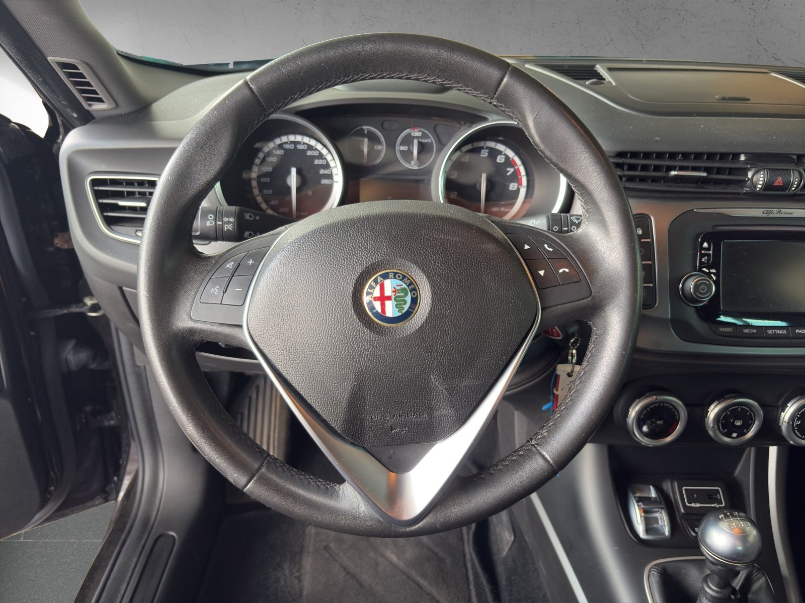 ALFA ROMEO Giulietta 1.4 T Progression Plus, Petrol, Second hand / Used, Manual - 7