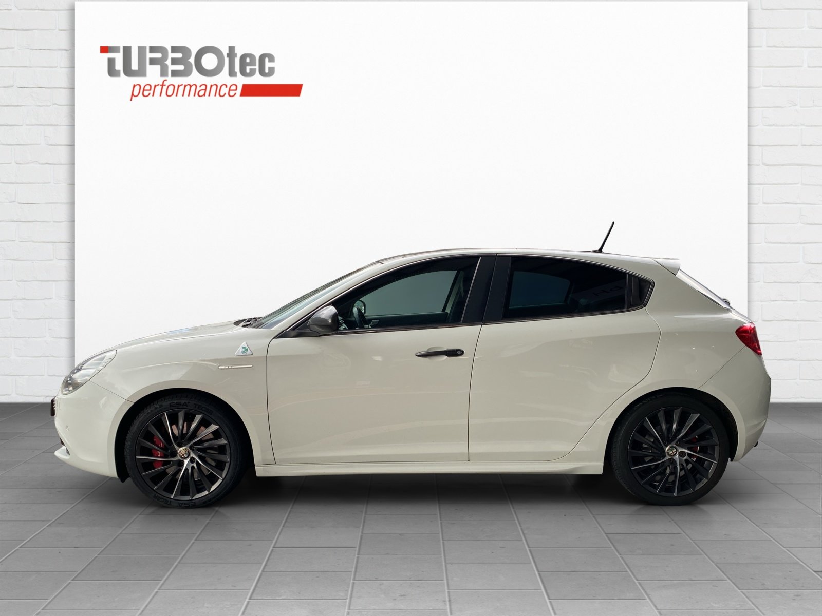 ALFA ROMEO Giulietta 1750 TBi Quadrifoglio Verde, Petrol, Second hand / Used, Automatic - 2