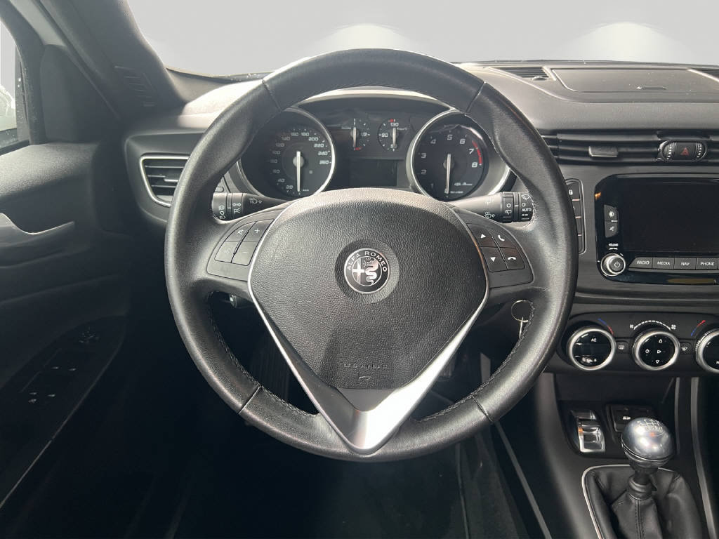 ALFA ROMEO Giulietta 1.4 TB MA 150 Super, Essence, Occasion / Utilisé, Manuelle - 6