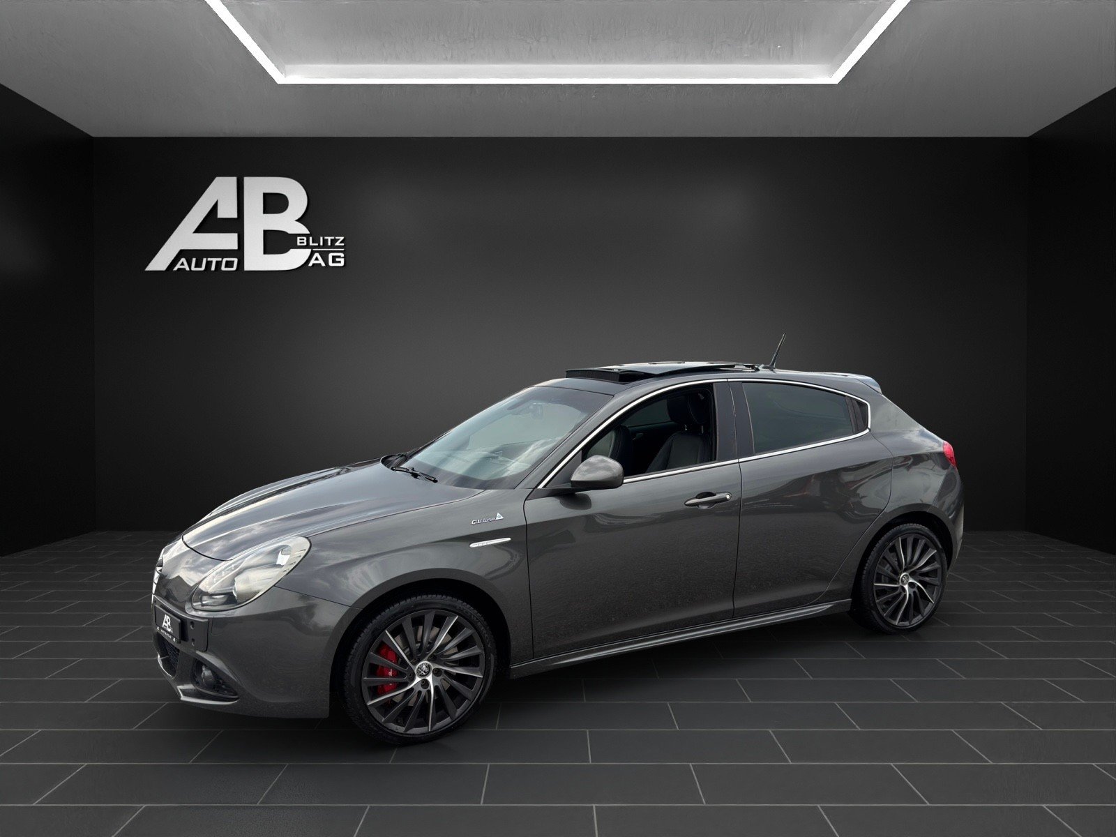 ALFA ROMEO Giulietta QV-Line 1.4 MultiAir Distinctive mit 17, Benzin, Occasion / Gebraucht, Handschaltung - 2