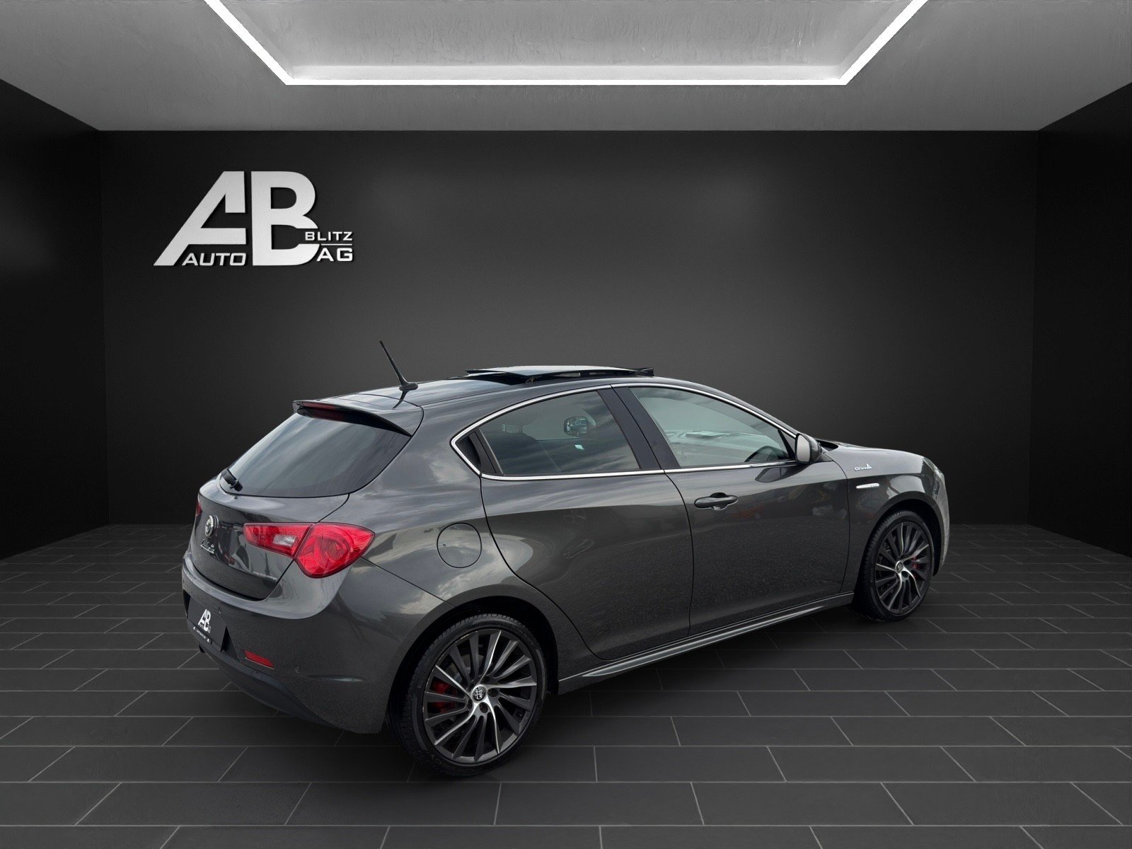 ALFA ROMEO Giulietta QV-Line 1.4 MultiAir Distinctive mit 17, Benzin, Occasion / Gebraucht, Handschaltung - 5