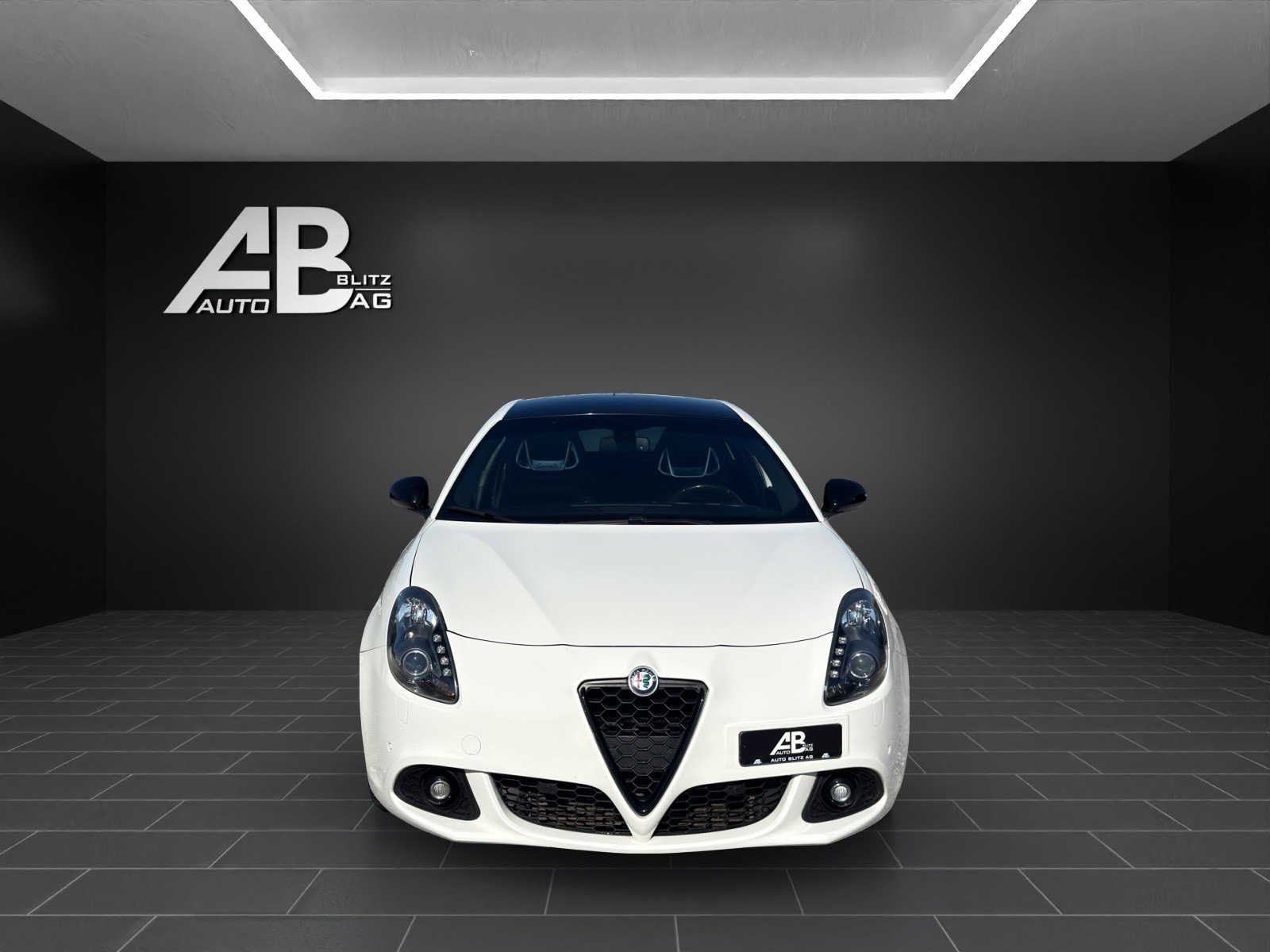 ALFA ROMEO Giulietta 1750 TBi Quadrifoglio Verde TCT mit 241