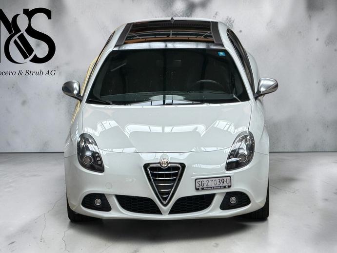 ALFA ROMEO Giulietta 1.4 T Distinctive, Petrol, Second hand / Used, Manual