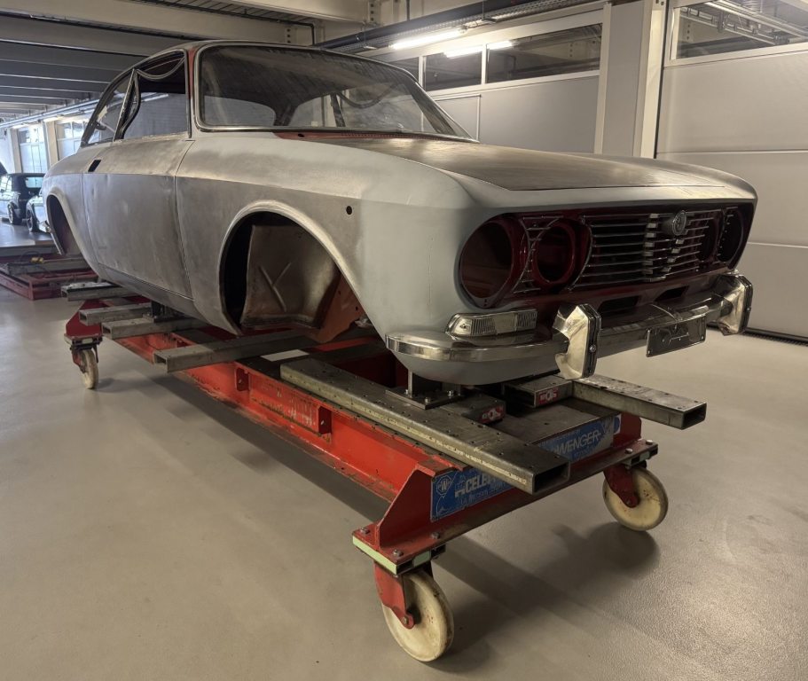 ALFA ROMEO GTV 2000, Petrol, Classic, Manual - 3
