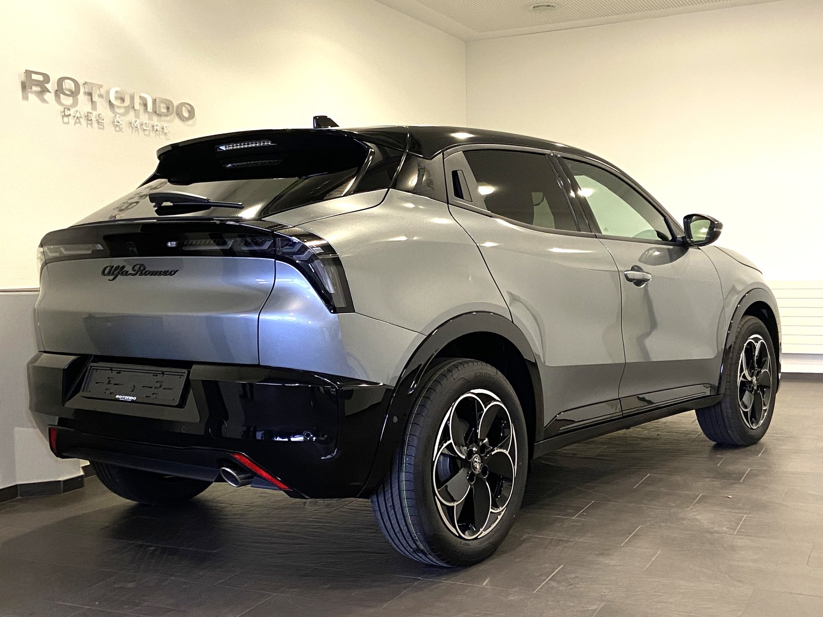 ALFA ROMEO Junior 1.2 48V Hybrid Q4 Sky 4x4, Essence, Voiture nouvelle, Automatique - 2