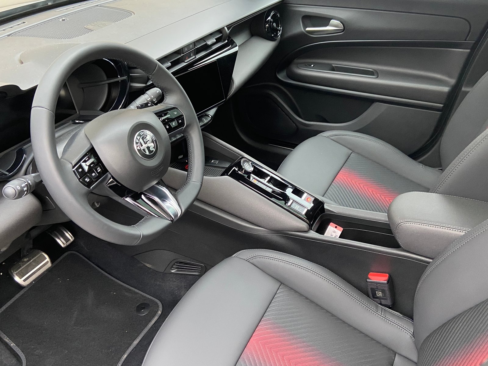 ALFA ROMEO Junior 1.2 48V Hybrid Q4 Sky 4x4, Essence, Voiture nouvelle, Automatique - 6