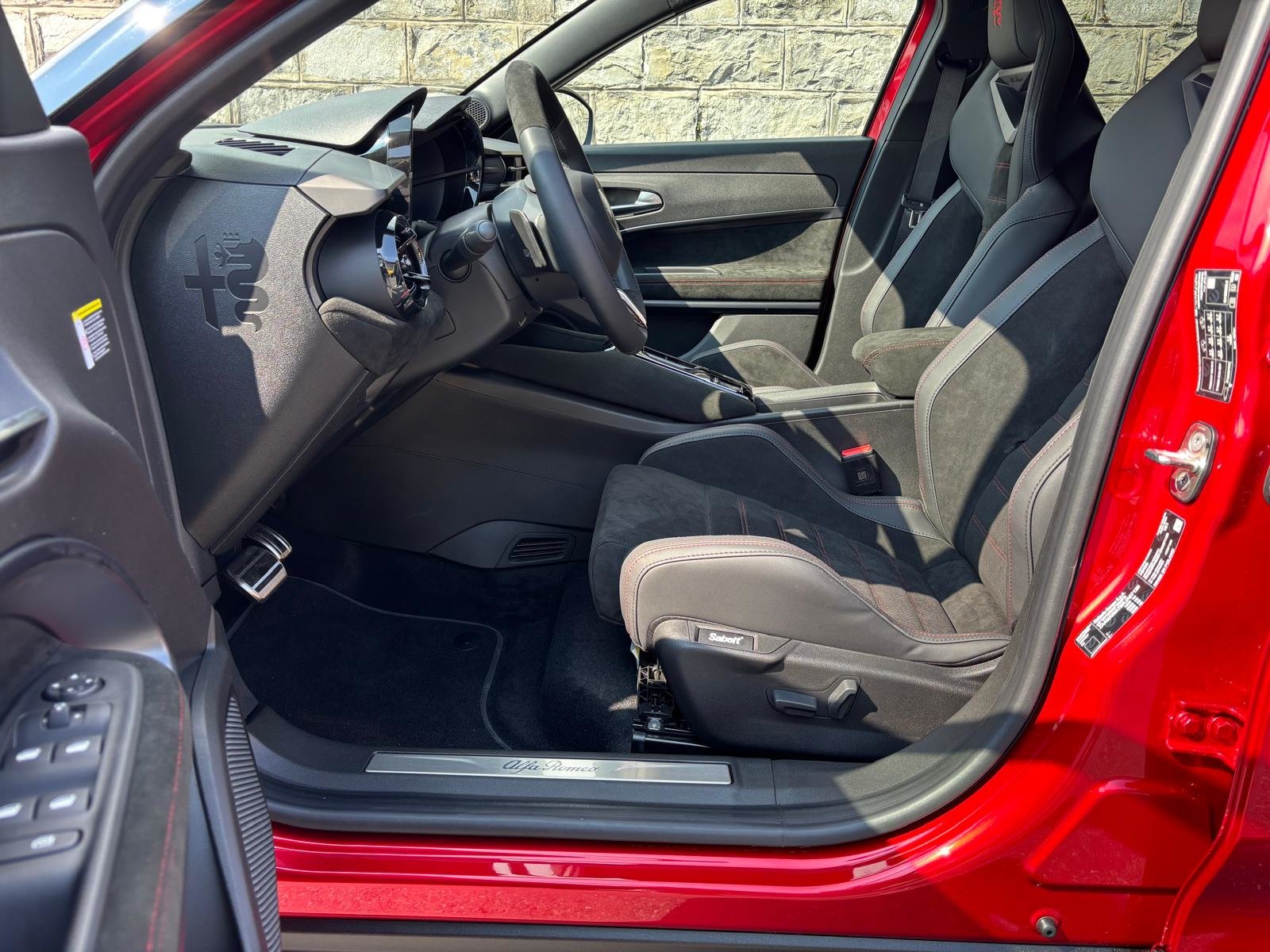 ALFA ROMEO Junior 1.2 48V Hybrid Q4, Benzin, Neuwagen, Automatik - 7