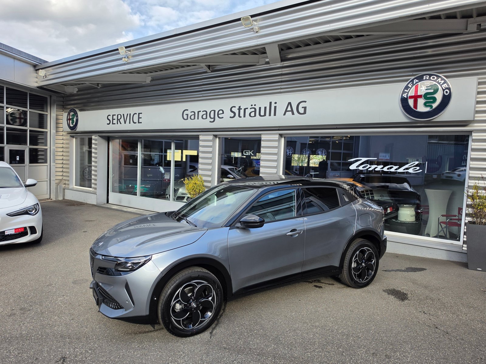 ALFA ROMEO Junior 1.2 Hybrid 145 PS Q4, Benzina, Auto nuove, Automatico - 2