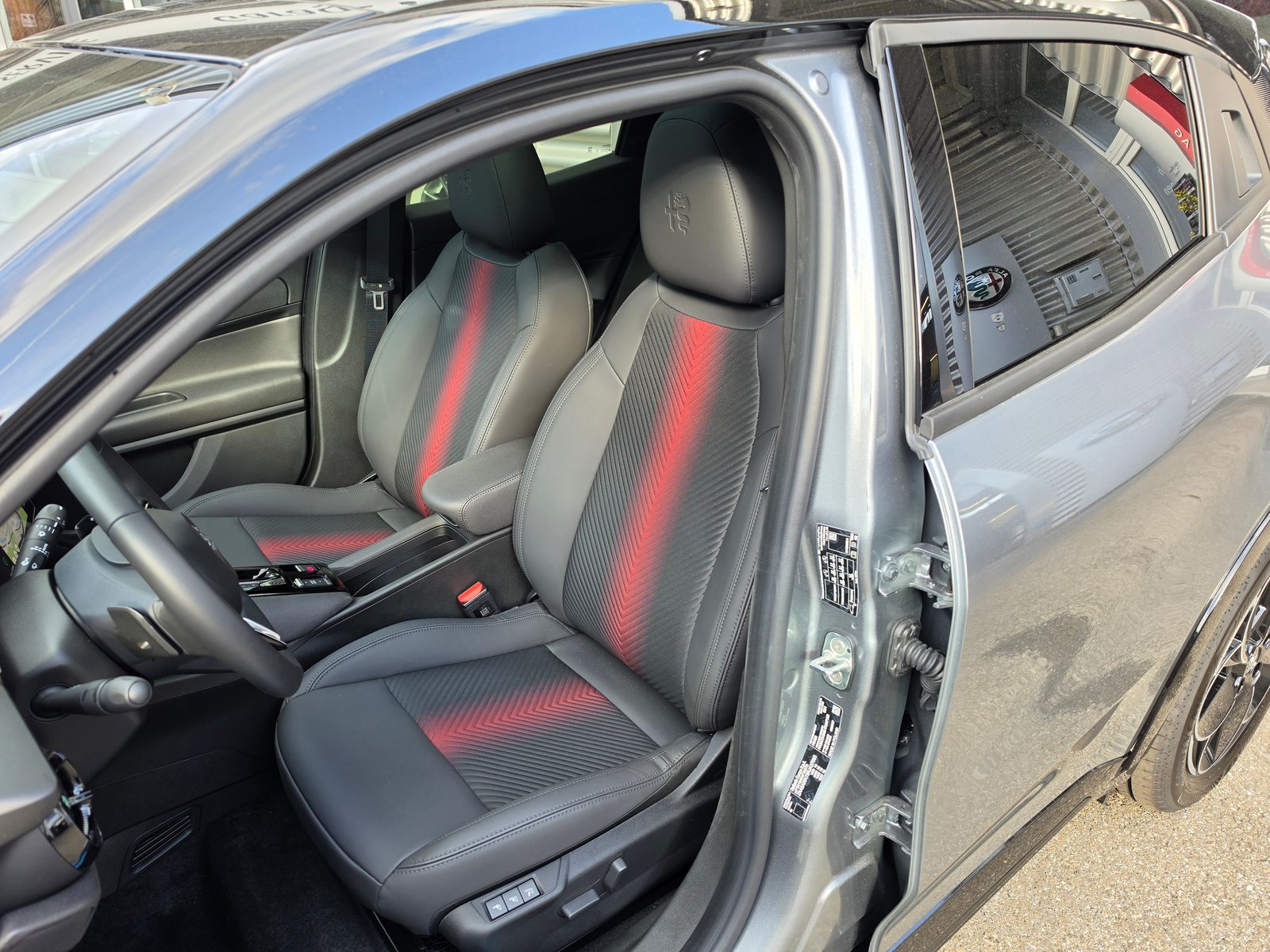 ALFA ROMEO Junior 1.2 Hybrid 145 PS Q4, Benzina, Auto nuove, Automatico - 6