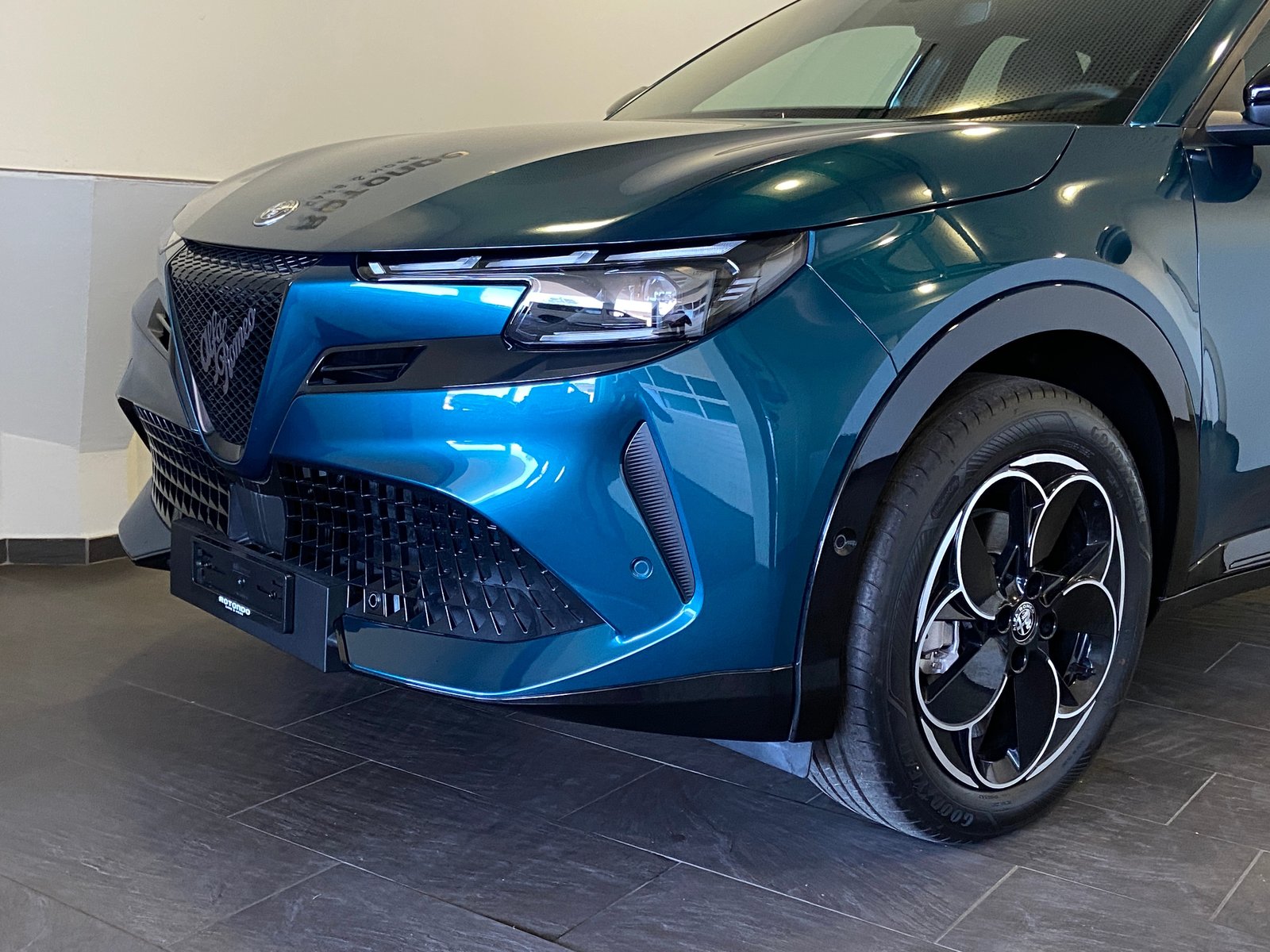 ALFA ROMEO Junior 1.2 48V Hybrid Tech Speciale Q4 - 4x4, Benzin, Neuwagen, Automatik - 3