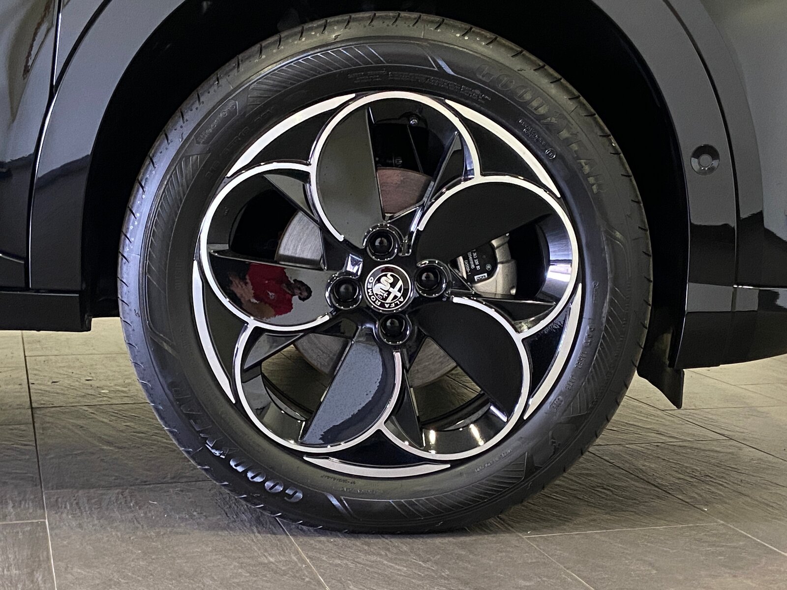 ALFA ROMEO Junior 1.2 48V Hybrid Q4 Tech Speciale 145PS 4x4, Mild-Hybrid Benzin/Elektro, Neuwagen, Automatik - 4