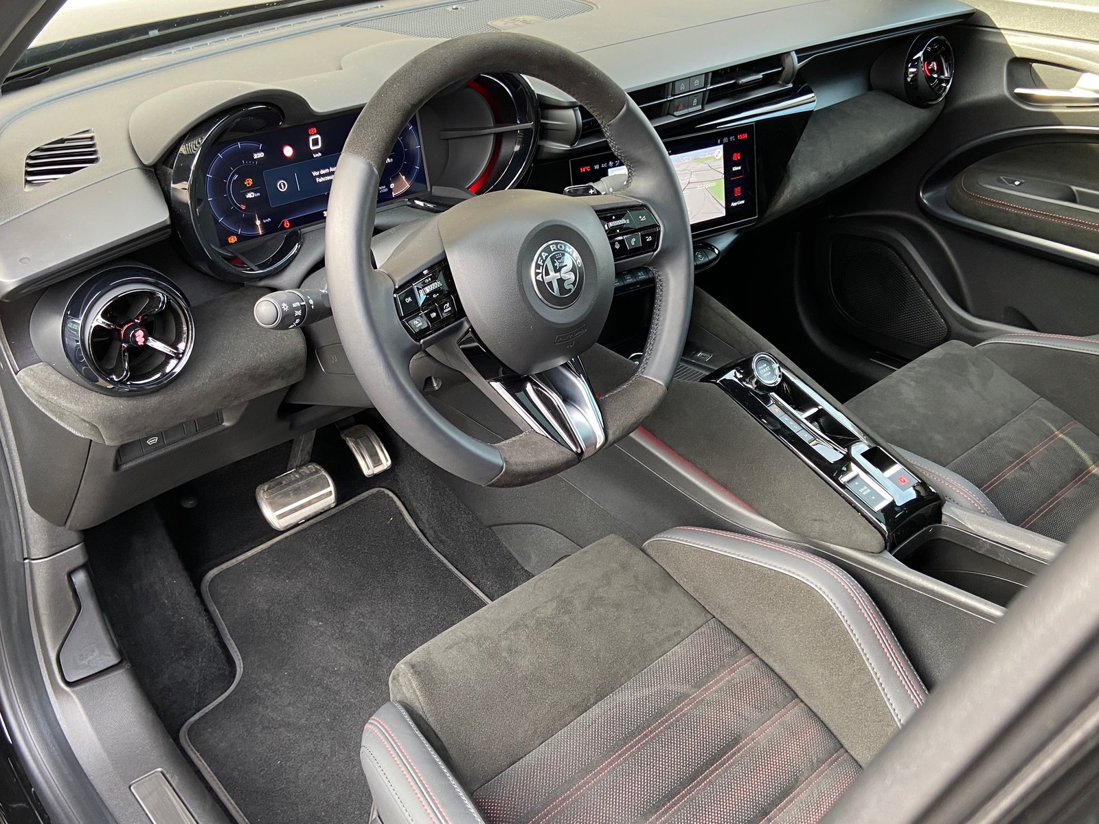 ALFA ROMEO Junior 1.2 48V Hybrid Q4 Tech Sky Sport 4x4, Petrol, Second hand / Used, Automatic - 5