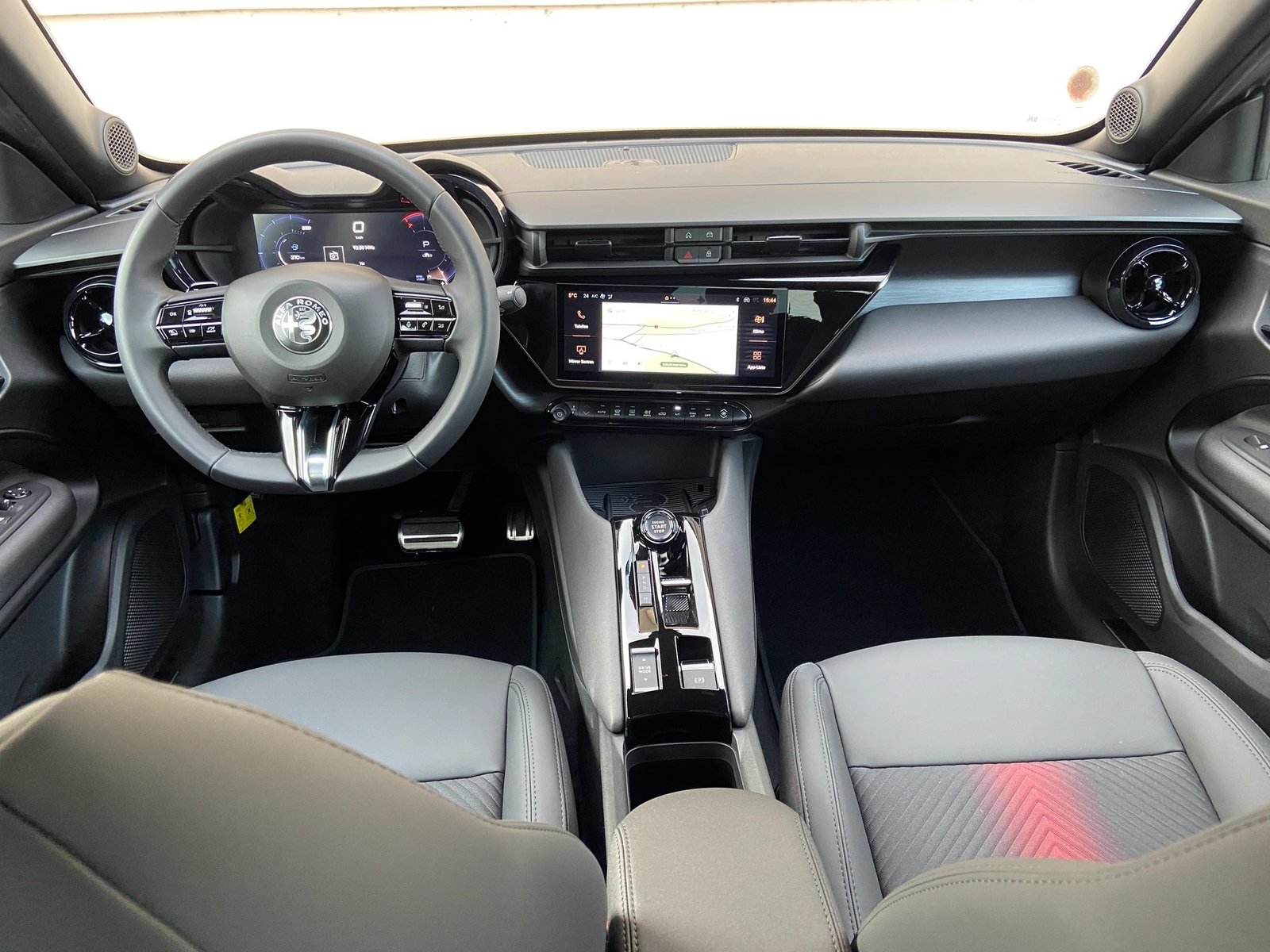 ALFA ROMEO Junior 1.2 48V Hybrid Speciale, Hybride Léger Essence/Électricité, Voiture nouvelle, Automatique - 4