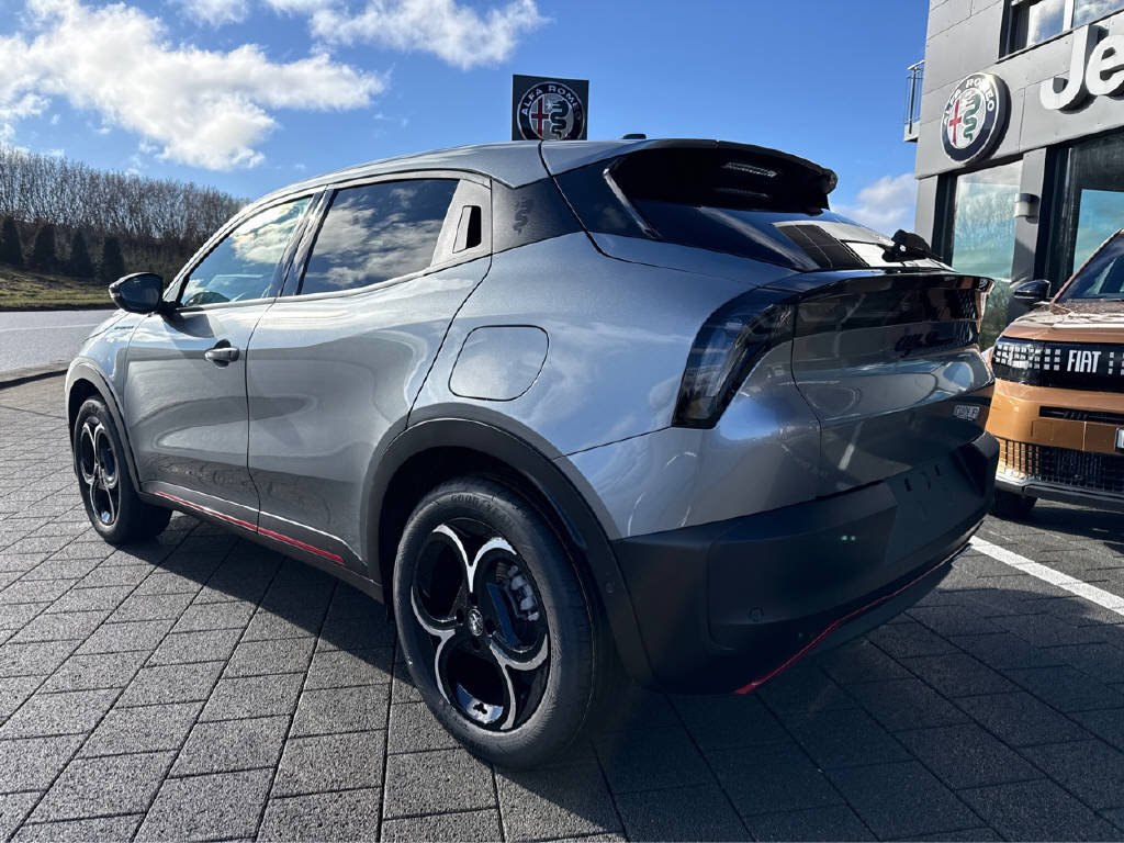 ALFA ROMEO Junior 1.2 Ibrida Speciale, Mild-Hybrid Petrol/Electric, New car, Automatic - 2