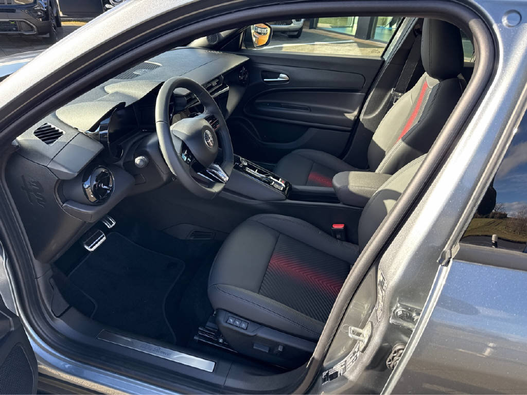 ALFA ROMEO Junior 1.2 Ibrida Speciale, Mild-Hybrid Petrol/Electric, New car, Automatic - 7