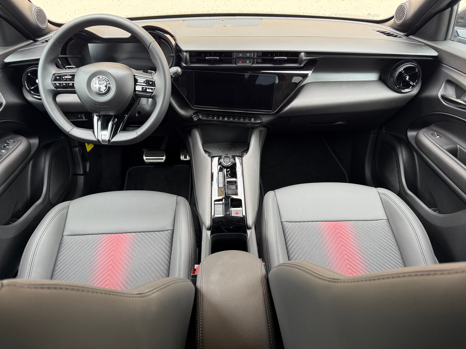 ALFA ROMEO Junior 1.2 48V Hybrid Speciale Tech, Mild-Hybrid Petrol/Electric, New car, Automatic - 3