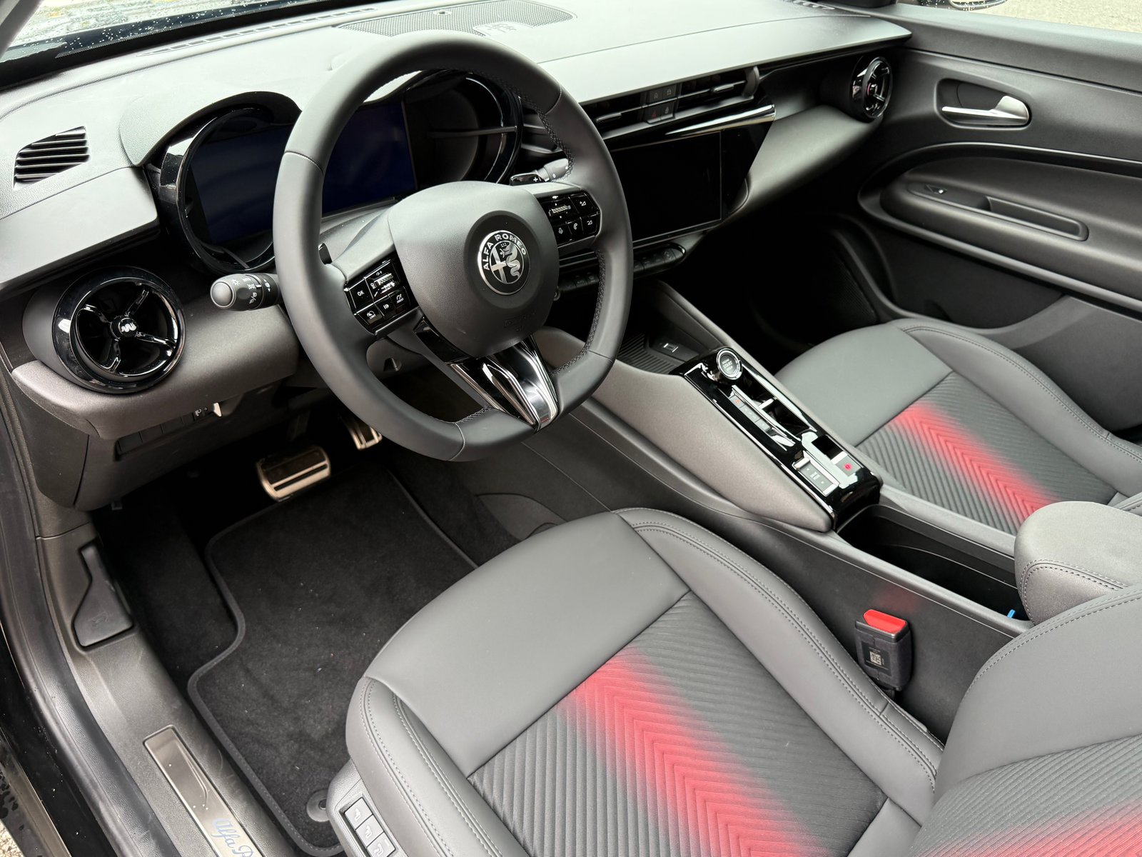 ALFA ROMEO Junior 1.2 48V Hybrid Speciale Tech, Mild-Hybrid Petrol/Electric, New car, Automatic - 4
