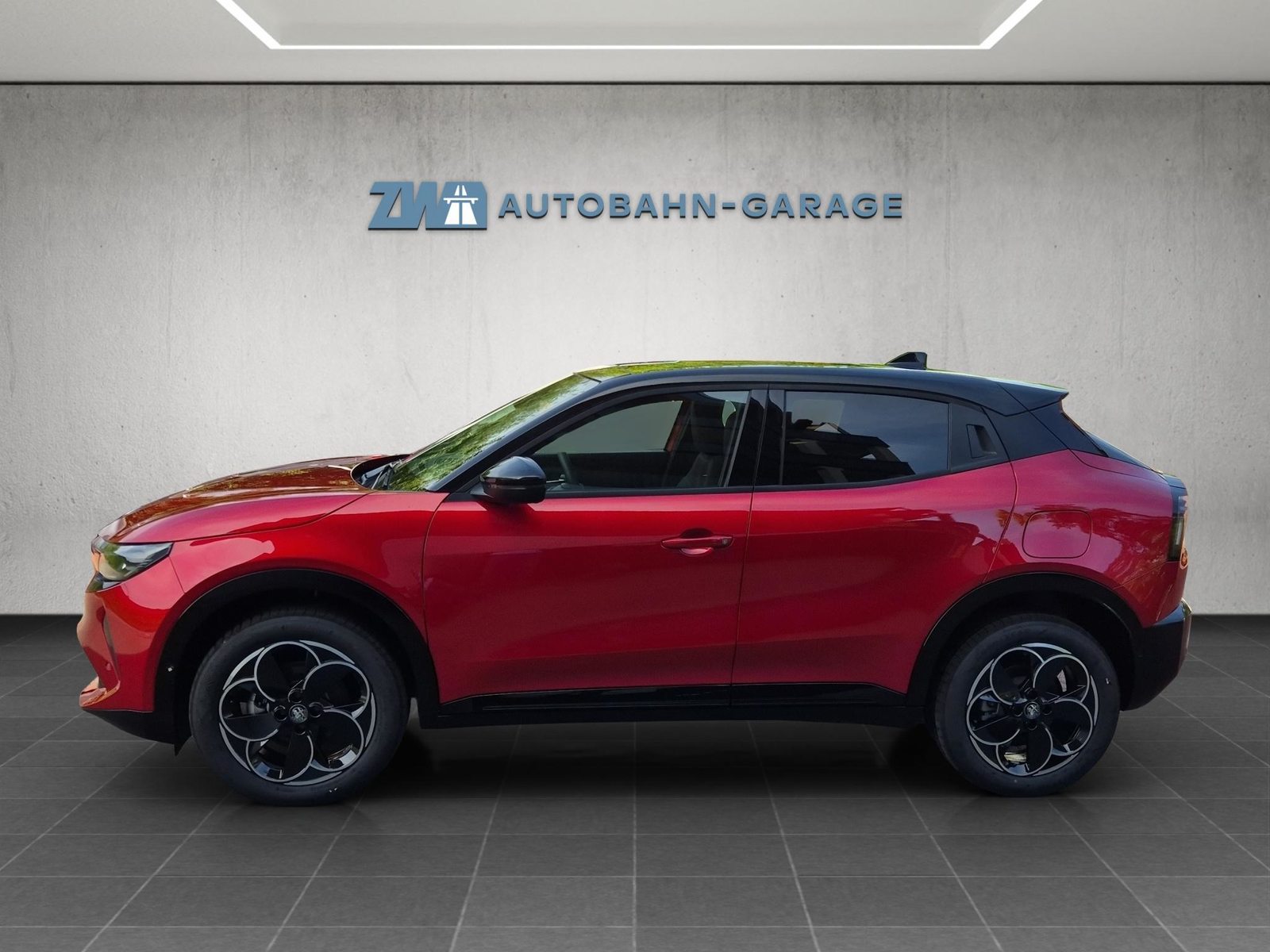 ALFA ROMEO Junior 1.2 Ibrida Q4, Mild-Hybrid Petrol/Electric, New car, Automatic - 2