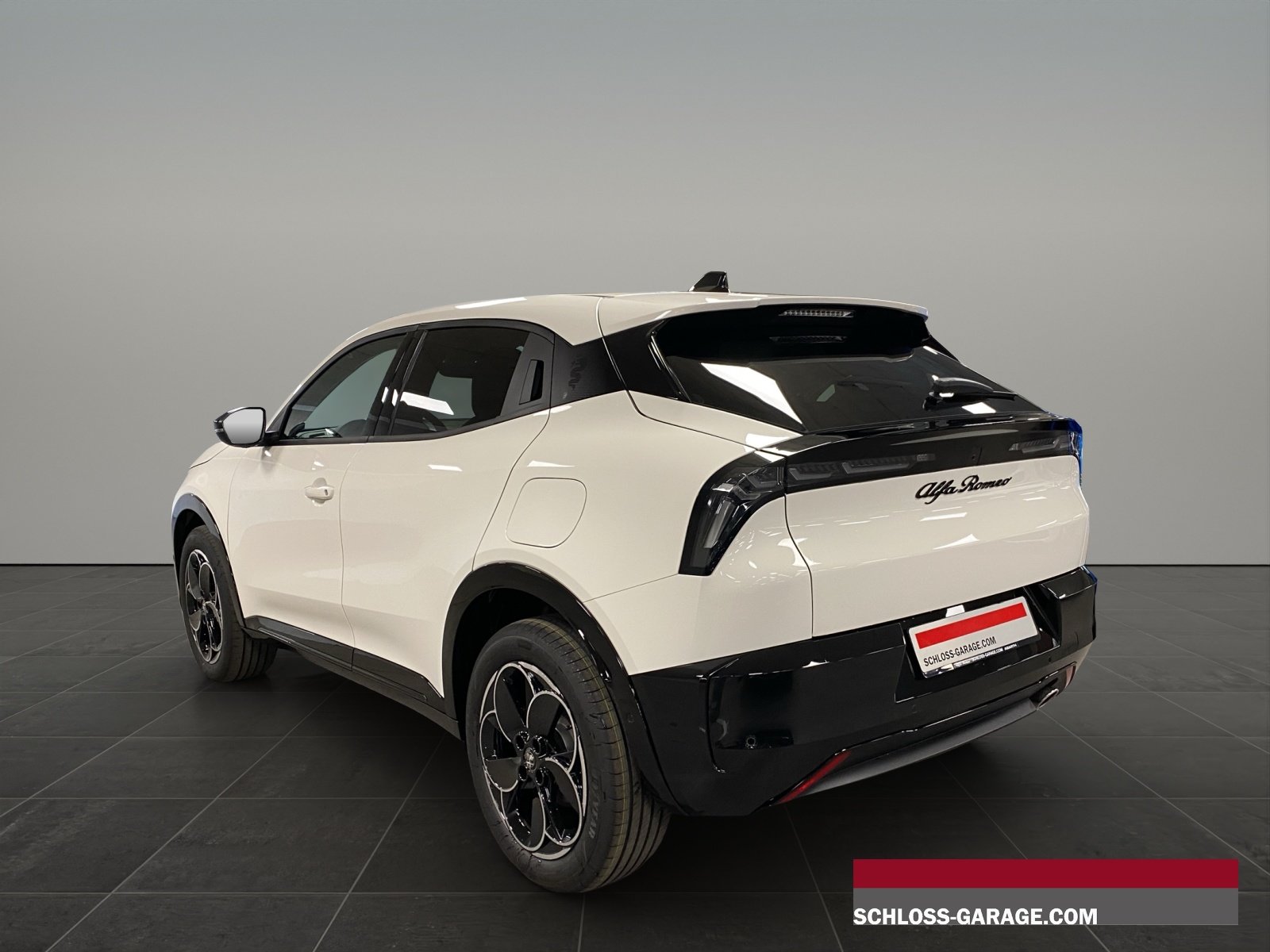 ALFA ROMEO Junior 1.2 Ibrida Q4 Pack Tech, Mild-Hybrid Petrol/Electric, Second hand / Used, Automatic - 4