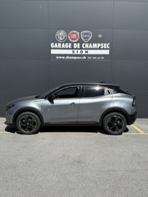 ALFA ROMEO Junior 1.2 Hybryd Special, Mild-Hybrid Petrol/Electric, Second hand / Used, Automatic - 3