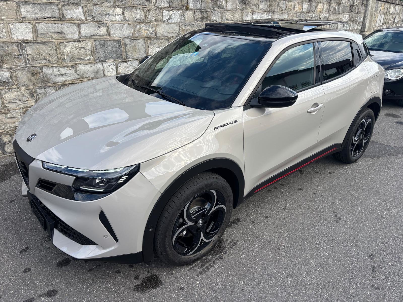 ALFA ROMEO Junior 1.2 48V Hybrid Speciale, Mild-Hybrid Petrol/Electric, Second hand / Used, Automatic - 2