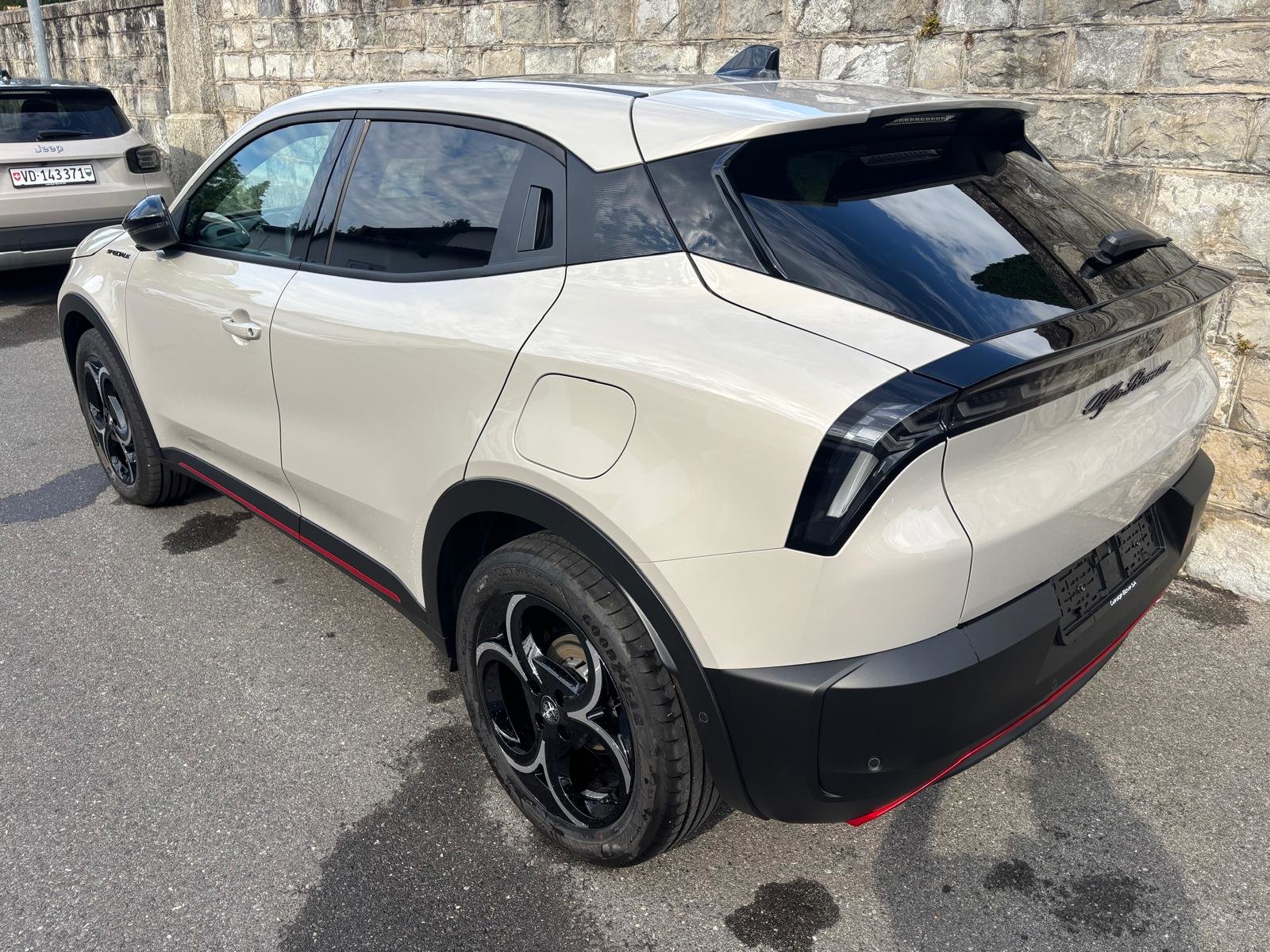 ALFA ROMEO Junior 1.2 48V Hybrid Speciale, Mild-Hybrid Petrol/Electric, Second hand / Used, Automatic - 4