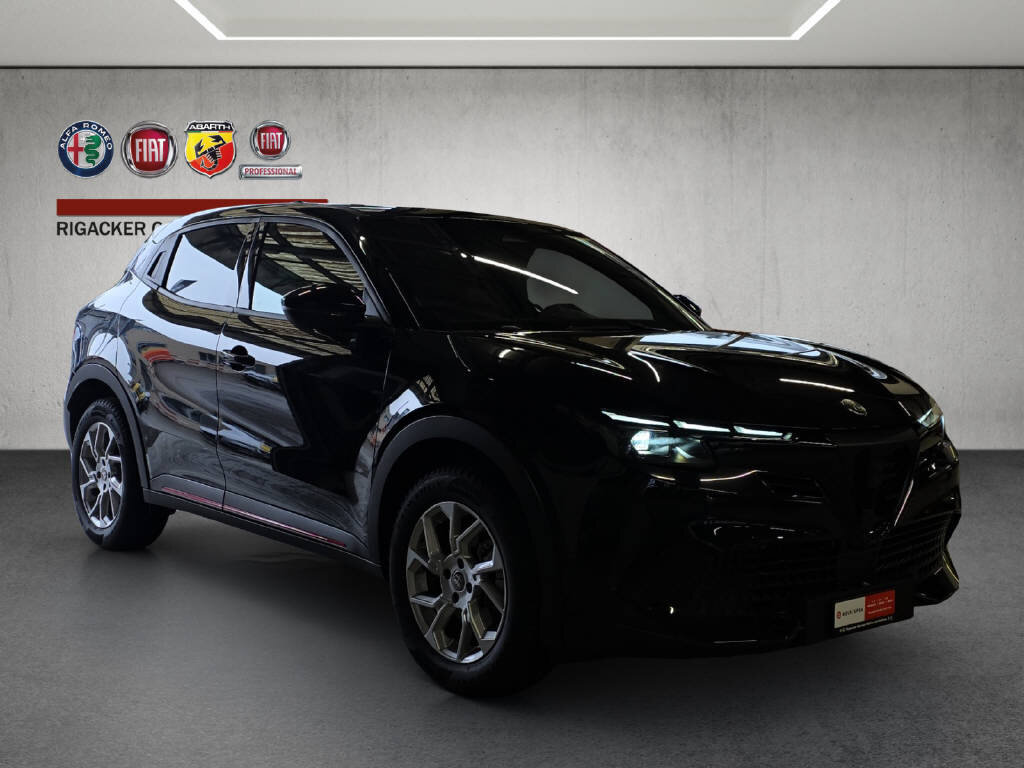 ALFA ROMEO Junior 1.2 48V Hybrid Speciale 8-fach bereift, Mild-Hybrid Petrol/Electric, Second hand / Used, Automatic - 2