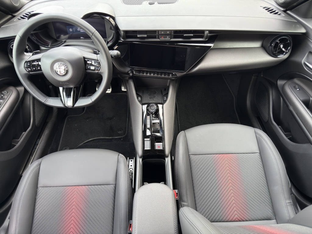 ALFA ROMEO JUNIOR 1.2 Ibrida Speciale Tech, Mild-Hybrid Petrol/Electric, Second hand / Used, Automatic - 7