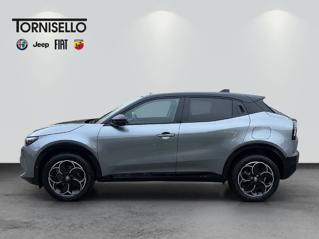 ALFA ROMEO Junior 1.2 Ibrida AWD Sky, Mild-Hybrid Petrol/Electric, Ex-demonstrator, Automatic - 2