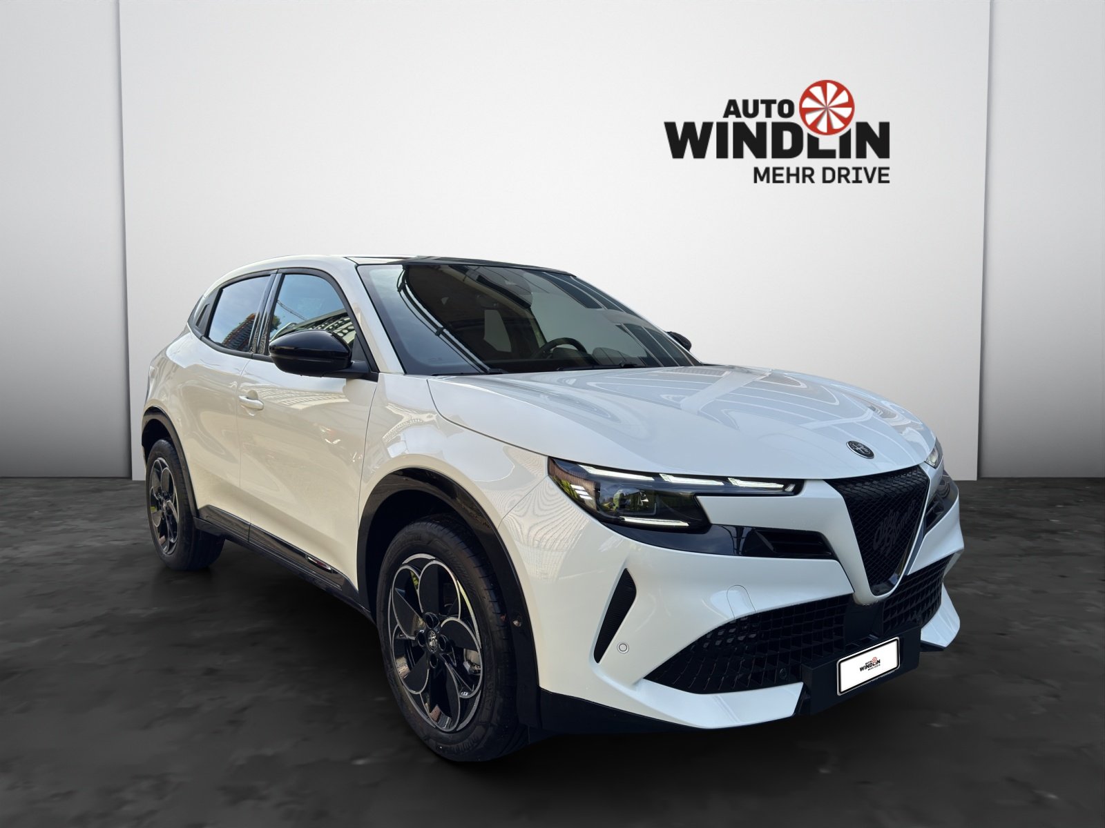 ALFA ROMEO Junior 1.2 Ibrida Q4 SKY, Hybride Leggero Benzina/Elettrica, Auto dimostrativa, Automatico