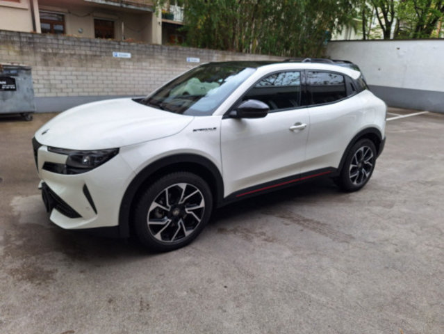 ALFA ROMEO JUNIOR 1.2 Hybryd Special, Mild-Hybrid Petrol/Electric, Ex-demonstrator, Automatic - 2