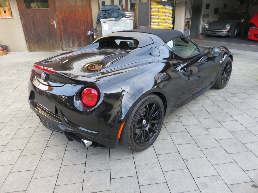 ALFA ROMEO 4C Spider 1750 TBi, Benzin, Occasion / Gebraucht, Automatik - 4