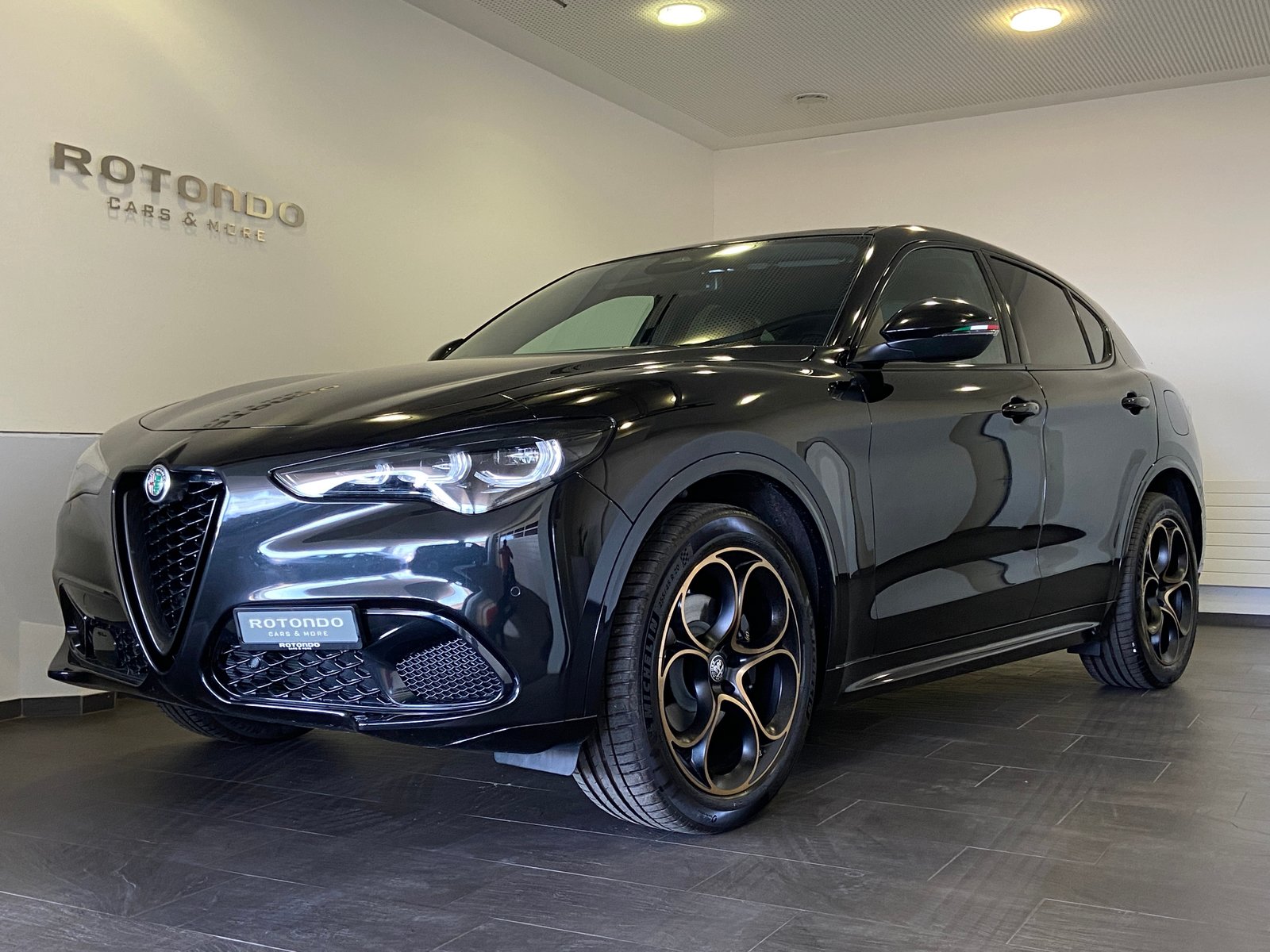 ALFA ROMEO Stelvio 2.0 Intensa Sky Q4 AT8