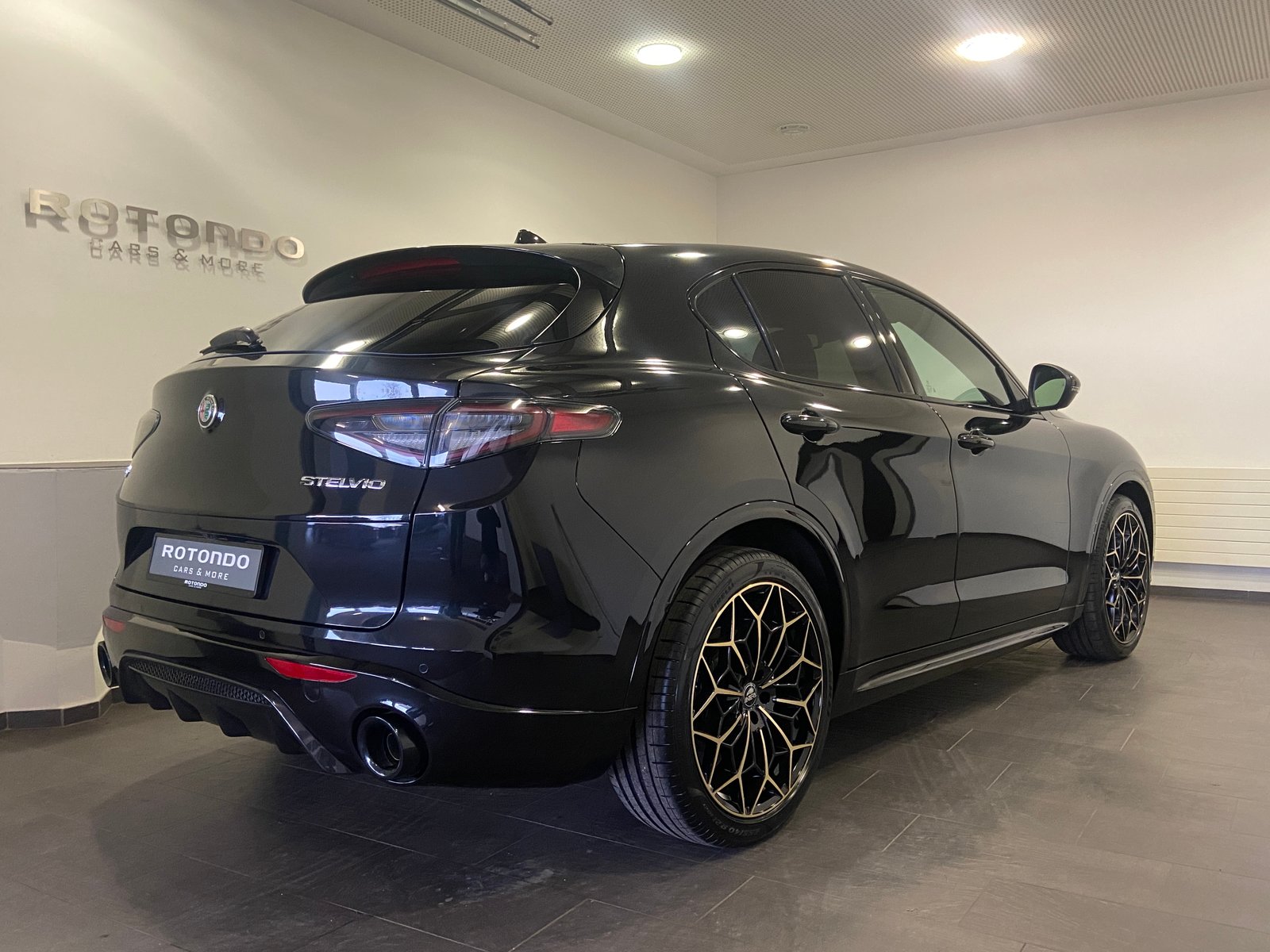 ALFA ROMEO Stelvio 2.0 Edizione Carbone Intensa Sky Q4 AT8, Benzina, Auto nuove, Automatico - 2