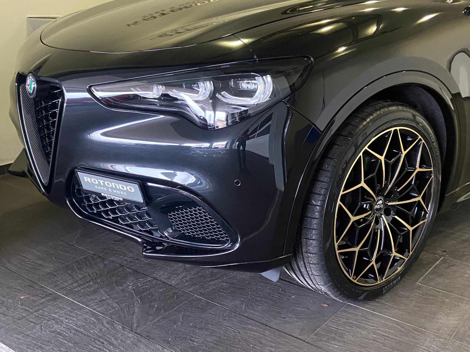ALFA ROMEO Stelvio 2.0 Edizione Carbone Intensa Sky Q4 AT8, Benzina, Auto nuove, Automatico - 3