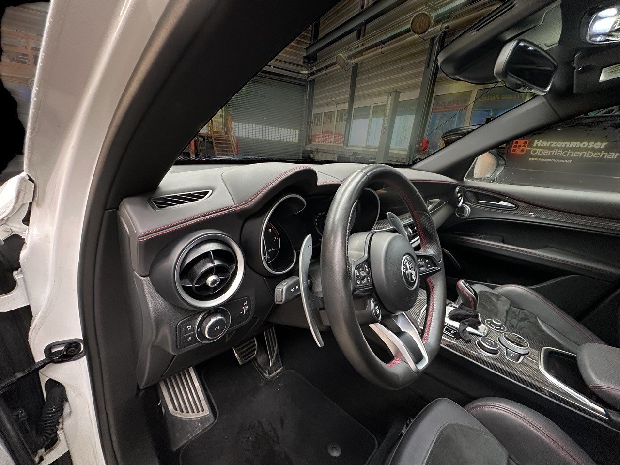 ALFA ROMEO Stelvio 2.0 Veloce Ti Q4, Petrol, Second hand / Used, Automatic - 4