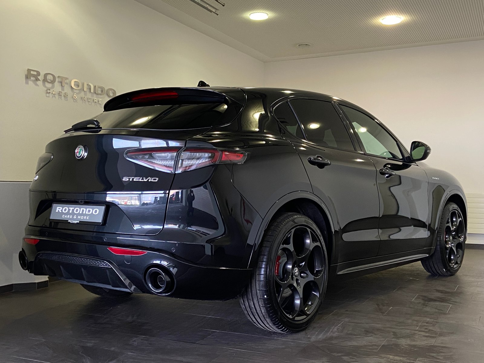 ALFA ROMEO Stelvio 2.0 Veloce 21 Q4 AT8, Benzin, Neuwagen, Automatik - 2