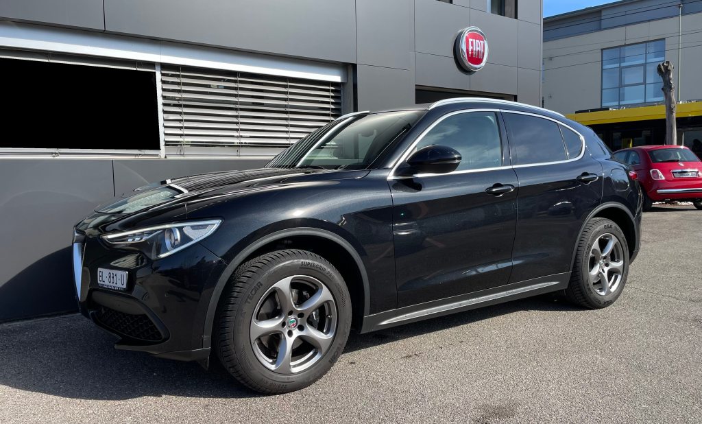 ALFA ROMEO STELVIO 2.0 Q4 280 Executive, Petrol, Second hand / Used, Automatic - 3