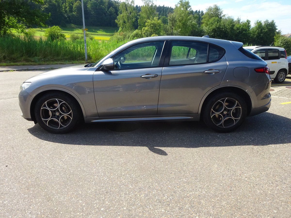 ALFA ROMEO Stelvio 2.0 Super Q4 Automatic, Essence, Occasion / Utilisé, Automatique - 2