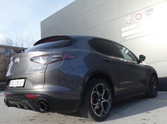 ALFA ROMEO Stelvio 2.0 Veloce Q4, Benzin, Occasion / Gebraucht, Automatik - 3