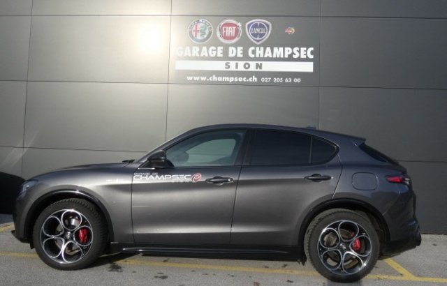 ALFA ROMEO Stelvio 2.0 Veloce Q4, Benzin, Occasion / Gebraucht, Automatik - 6