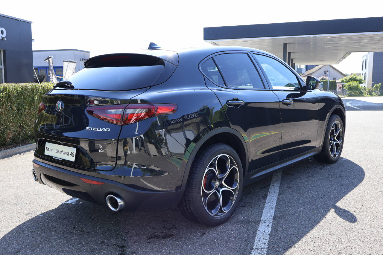 ALFA ROMEO Stelvio 2.0 Q4 280 Super, Benzina, Occasioni / Usate, Automatico - 3