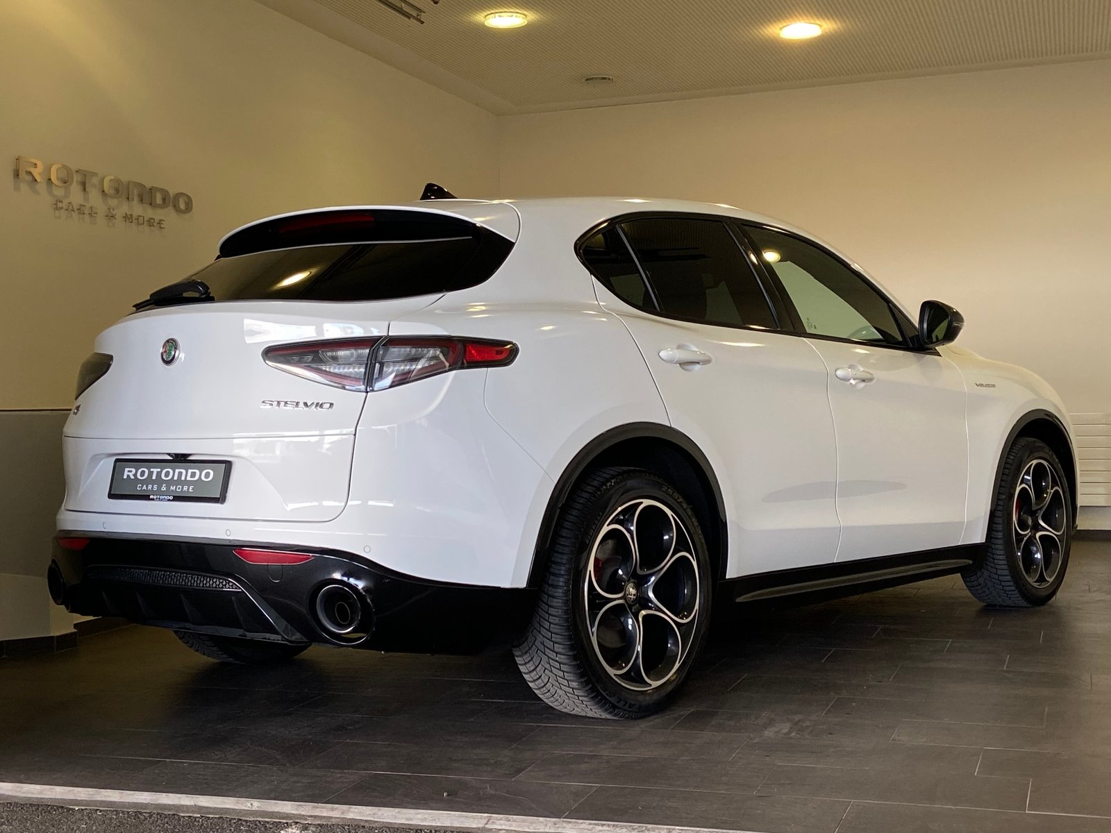 ALFA ROMEO Stelvio 2.0 Veloce Premium Tech Q4 AT8, Petrol, Second hand / Used, Automatic - 2