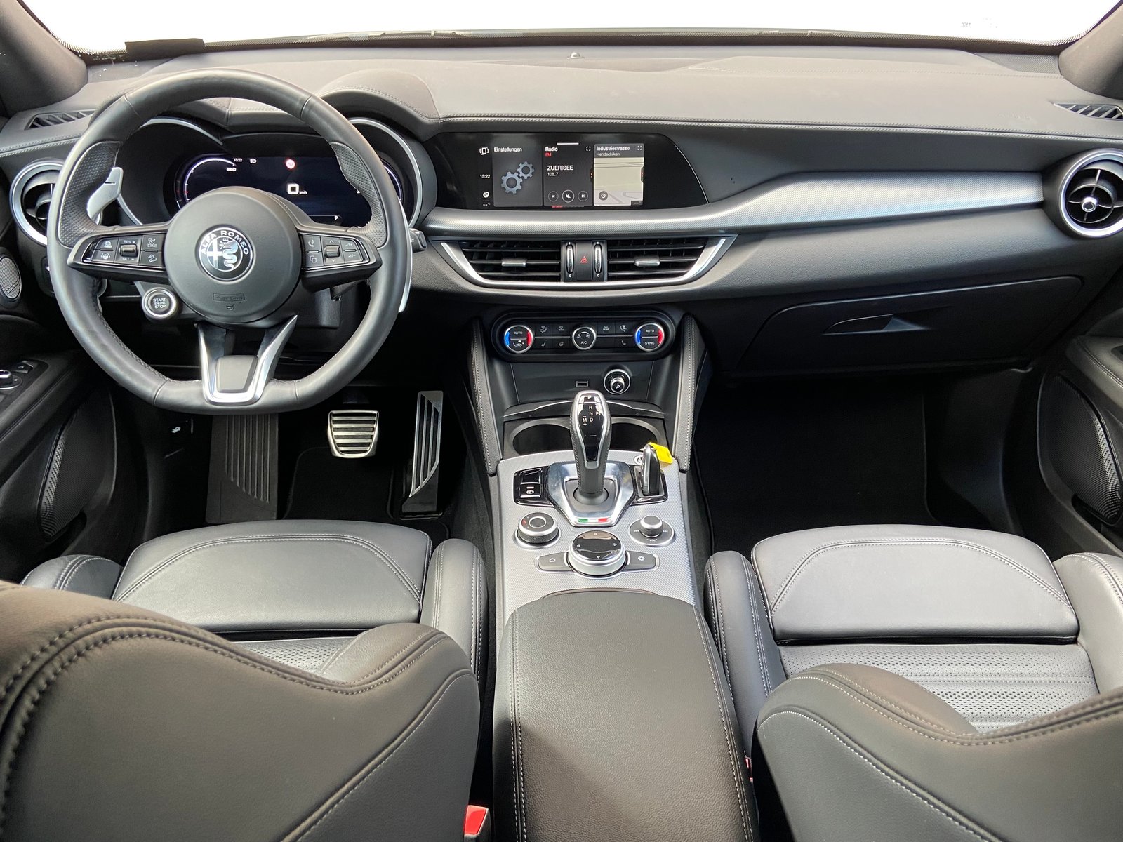 ALFA ROMEO Stelvio 2.0 Veloce Premium Tech Q4 AT8, Petrol, Second hand / Used, Automatic - 4