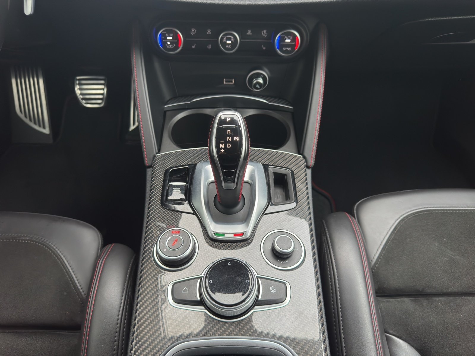 ALFA ROMEO Stelvio 2.9 V6 Biturbo Q4 Quadrifoglio, Essence, Occasion / Utilisé, Automatique - 7